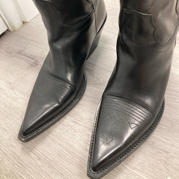 Maison Martin Margiela black cowboy boot. $1290
Size 38(8 US). - Picture 7 of 13